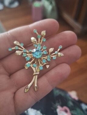 Coro Brooch Bouquet